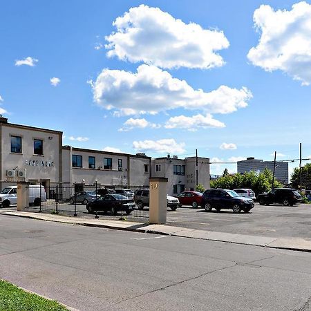 Ottawa Inn Hotel Екстериор снимка