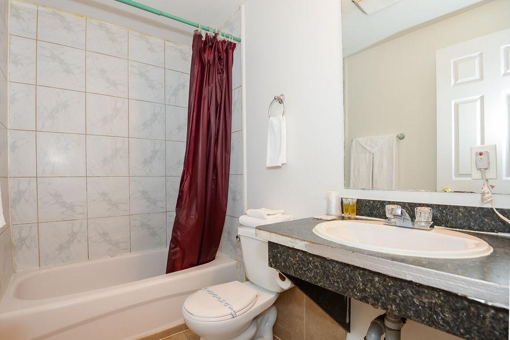 Ottawa Inn Hotel Екстериор снимка