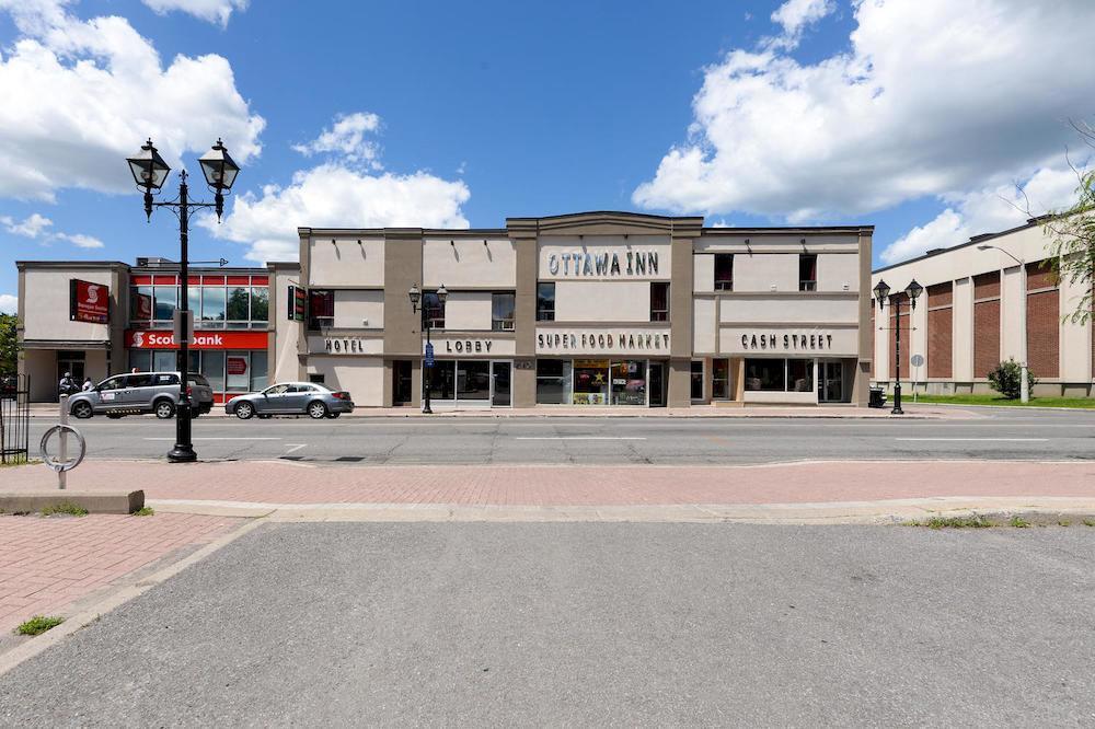 Ottawa Inn Hotel Екстериор снимка