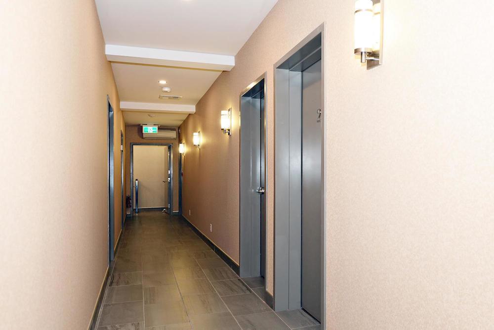 Ottawa Inn Hotel Екстериор снимка