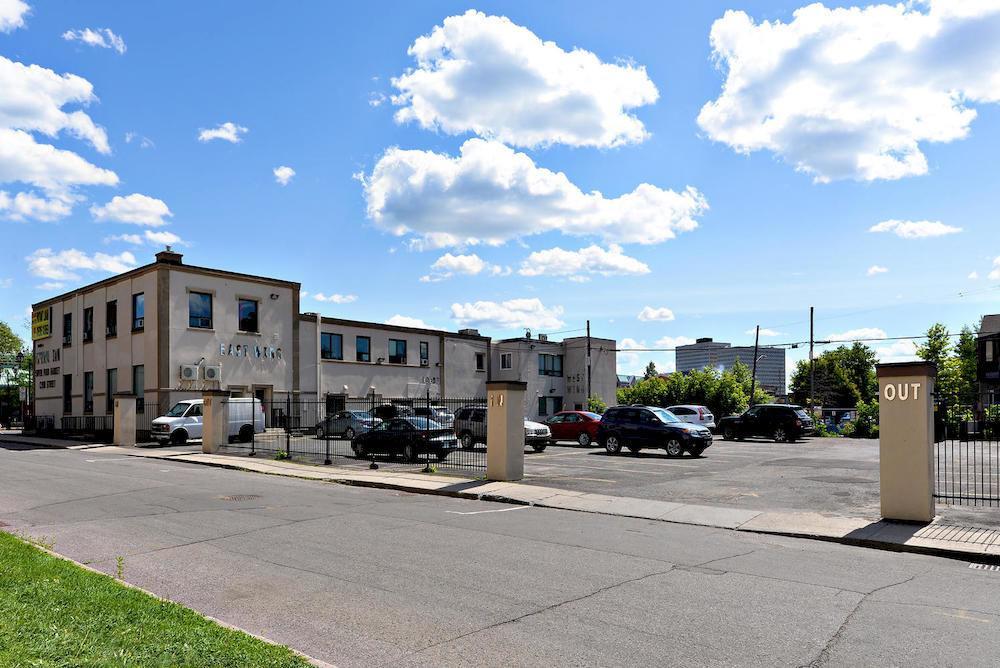 Ottawa Inn Hotel Екстериор снимка